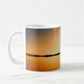 Pferd und Reiter am Strand Tasse (Links)