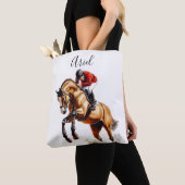 Pferd und Reiter springen in Reitaktion Tasche (Von Nahem)
