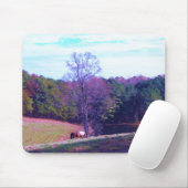 Pferd weit weg in einem Lila Feld Mousepad (Mit Mouse)
