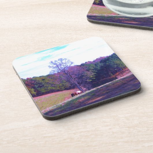 Pferd weit weg in einem Lila Feld Untersetzer (Linke Seite)