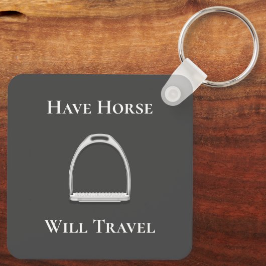 "Pferd wird reisen" Stirrup Eisen grau Schlüsselanhänger (Rückseite)