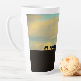 Pferde auf dem Hügel Milchtasse