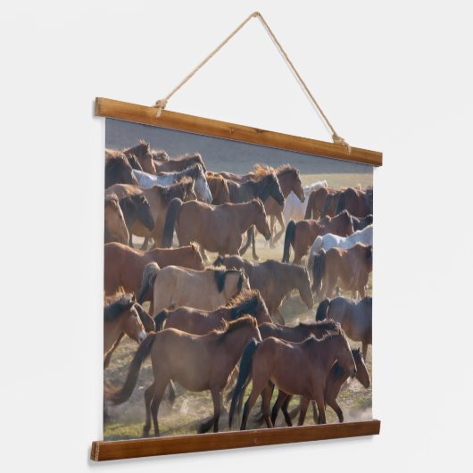 Pferde auf der Ranch, Innere Mongolei, China Wandteppich Mit Holzrahmen (Gewinkelt)