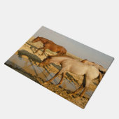 Pferde auf der Suche nach Wasser Fußmatte (Schrägansicht)