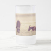 Pferde auf Weide Mattglas Bierglas (Mittel)