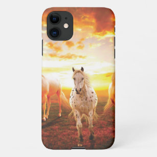 Pferde bei Sonnenuntergang Kissen iPhone 11 Hülle