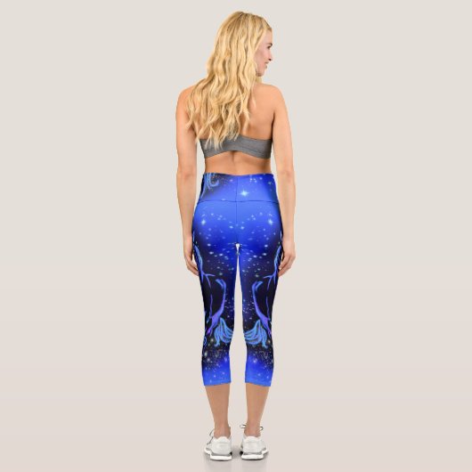 Pferde Capri Leggings laufen in blauer Sternennach (Rückseite)