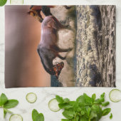 Pferde, die bei Sonnenuntergang im Ozean surfen Geschirrtuch (Gefaltet)