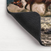 Pferde, die bei Sonnenuntergang im Ozean surfen Mousepad (Ecke)