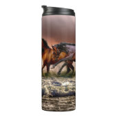 Pferde, die bei Sonnenuntergang im Ozean surfen Thermosbecher (Nach rechts gedreht)
