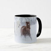 Pferde, die durch den Schnee laufen Tasse (VorderseiteRechts)