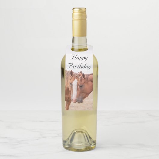 Pferde, die in einer Weide nass werden Flaschenanhänger (Auf Flasche)