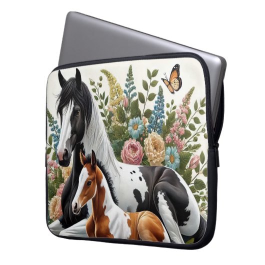 Pferde, die sich zwischen lebendigen Blume und Pfl Laptopschutzhülle (Vorderseite Links)