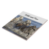 Pferde galoppieren im Wasser Fliese (Seite)