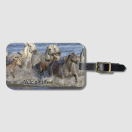 Pferde galoppieren im Wasser Gepäckanhänger