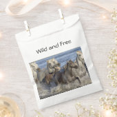 Pferde galoppieren im Wasser Geschenktütchen (Ausgeschnitten)