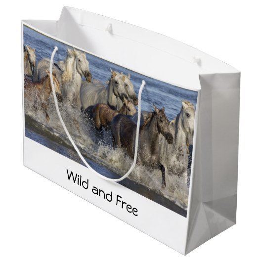 Pferde galoppieren im Wasser Große Geschenktüte (Rückseite Schrägansicht)