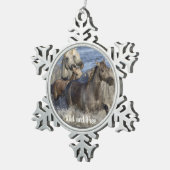 Pferde galoppieren im Wasser Schneeflocken Zinn-Ornament (Rechts)