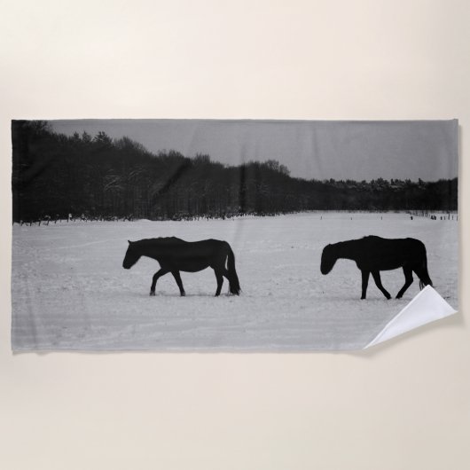 Pferde im Schnee btcnm Strandtuch (Vorderseite)