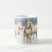 Pferde im Weißen Viertel im Schnee Kaffeetasse (Mittel)