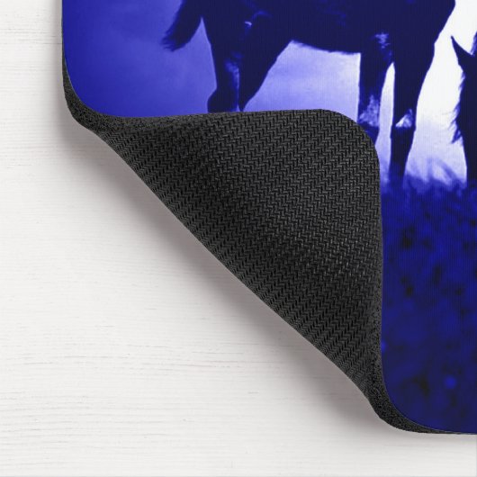 Pferde in blauer Nacht Mousepad (Ecke)