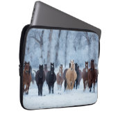 Pferde in der Kälte Laptopschutzhülle (Vorne Rechts)