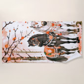 Pferde in einem Roten Wald Strandtuch (Vorderseite)