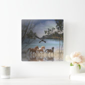 Pferde laufen auf der Stranduhr Quadratische Wanduhr (Zuhause)