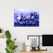 Pferde laufen in Blue Night Artwork Poster (Heimbüro)