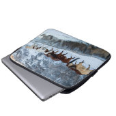 Pferde überqueren den Bach Laptopschutzhülle (Vorne Knopf)