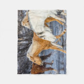 Pferde überqueren den Strom Fleecedecke (Vorderseite)