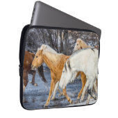 Pferde überqueren den Strom Laptopschutzhülle (Vorne Rechts)