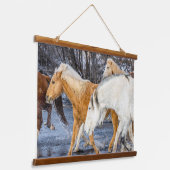 Pferde überqueren den Strom Wandteppich Mit Holzrahmen (Gewinkelt)