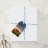Pferde weiden an stürmischen Tagen Geschenkanhänger (Mit Garn)