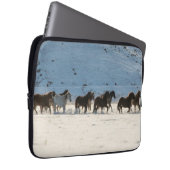 Pferdefahrt im Winter auf der Hideout Ranch Laptopschutzhülle (Vorne Rechts)