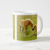 Pferdefohlen Jumbo-Tasse (Vorderseite Rechts)