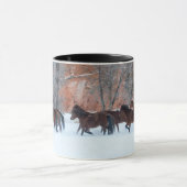 Pferdeherde im Schnee Tasse (Zentrum)