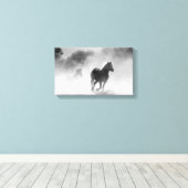 Pferdeherde | Schwarz und Weiß Leinwanddruck (Insitu (Holzboden))