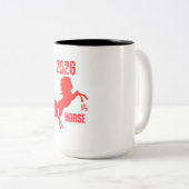 Pferdejahr 2026 zweifarbige tasse (VorderseiteRechts)