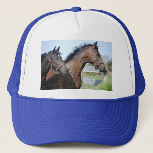 Pferderennstrecke Truckerkappe