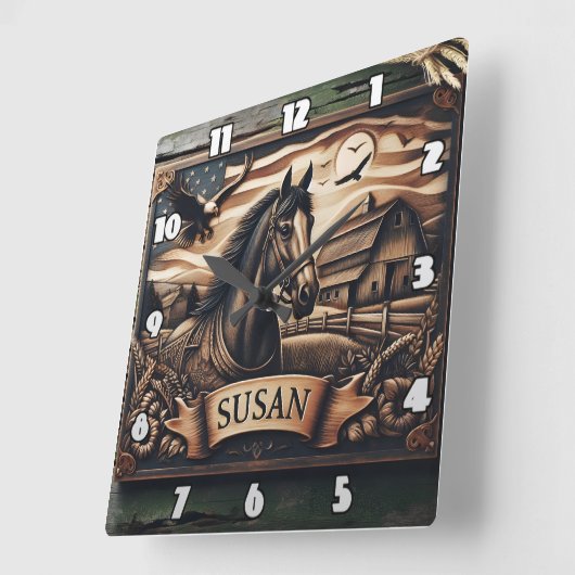 Pferdeschild mit Stall und Adler in der Abenddämme Quadratische Wanduhr (Winkel)