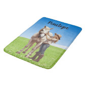 Pferdeschlittenreiten - Die Wiese ist personalisie Badematte (Schrägansicht)