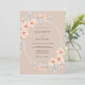 Pfirsich-Flüsternde Hochzeit im Frühling Einladung (Stehend Vorderseite)