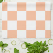 Pfirsich Fuzz Kariertes Gingham-Muster Geschirrtuch (Gefaltet)