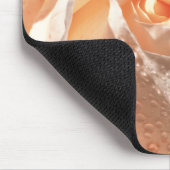 Pfirsich-Rose mit Tau Mousepad (Ecke)