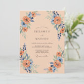 Pfirsichblaue Blütenbogen-Hochzeit Einladung (Stehend Vorderseite)