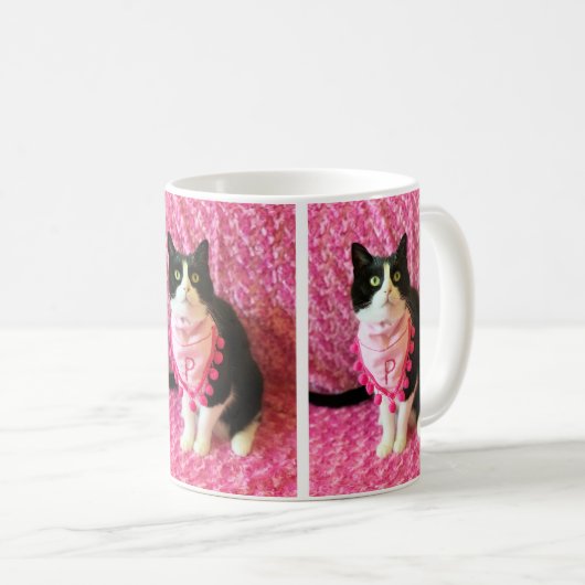 Pfirsiche die Tuxedo Cat Pink Tasse (VorderseiteRechts)