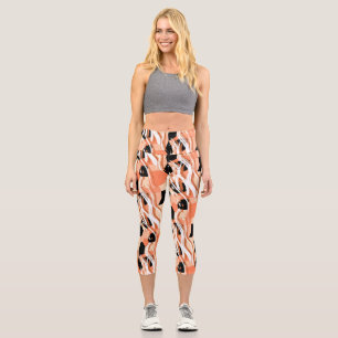 Pfirsiche Schwarz-weißes Abstraktes Muster. Capri Leggings
