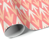 Pfirsiche und Cream Modern Geometric Arrow Geschenkpapier (Rolleneckpunkt)