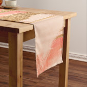 Pfirsichfarben und goldene Markierungen Kurzer Tischläufer (Beispiel)